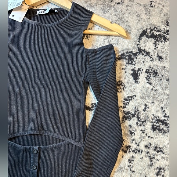 Faded black wash zara cut out top - Picture 2 of 2